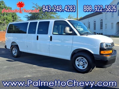 2025 Chevrolet Express Passenger 3500 1LS