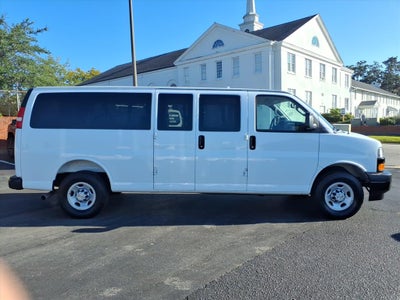 2025 Chevrolet Express Passenger 3500 1LS
