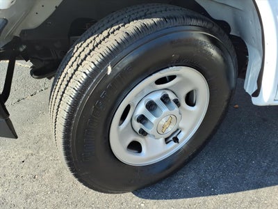 2025 Chevrolet Express Passenger 3500 1LS