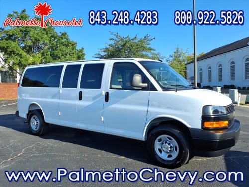 2025 Chevrolet Express Passenger 3500 1LS