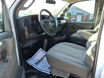 2025 Chevrolet Express Passenger 3500 1LS