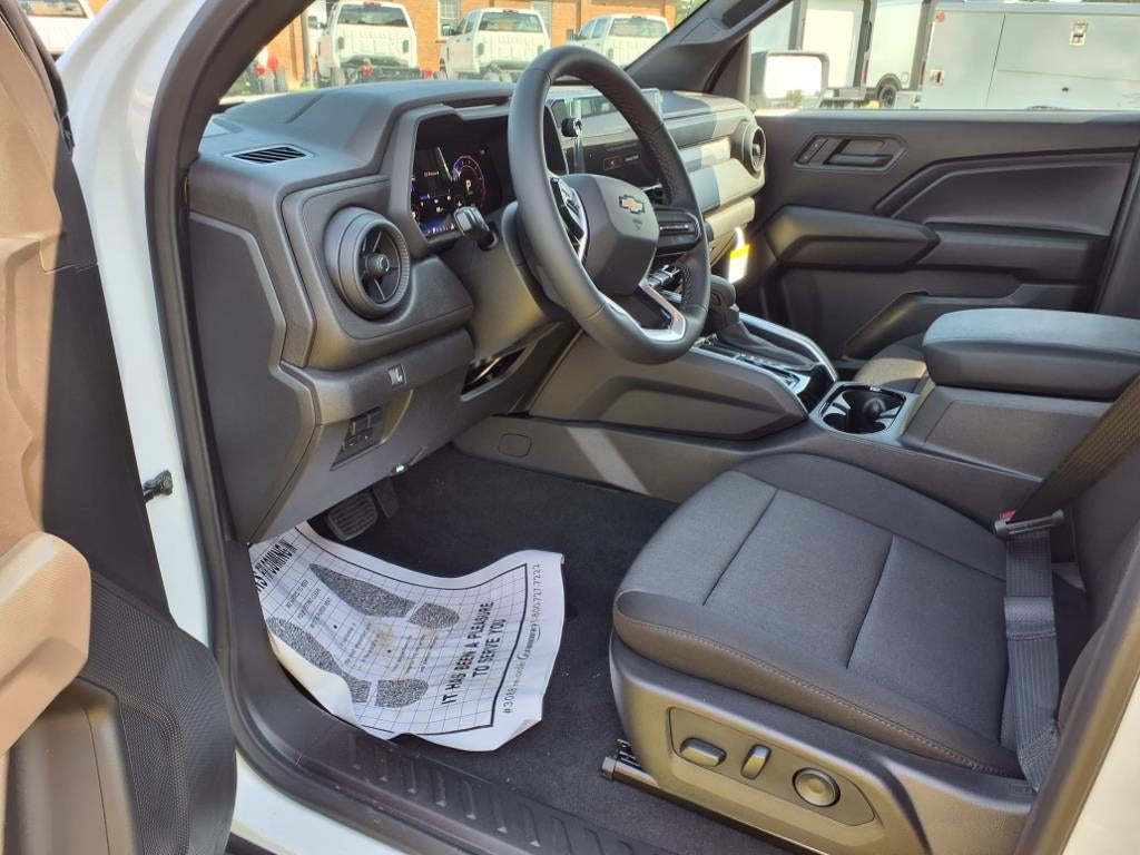 2025 Chevrolet Colorado WT/LT