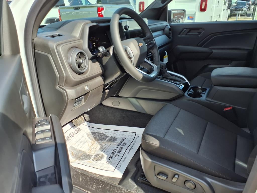 2025 Chevrolet Colorado WT/LT