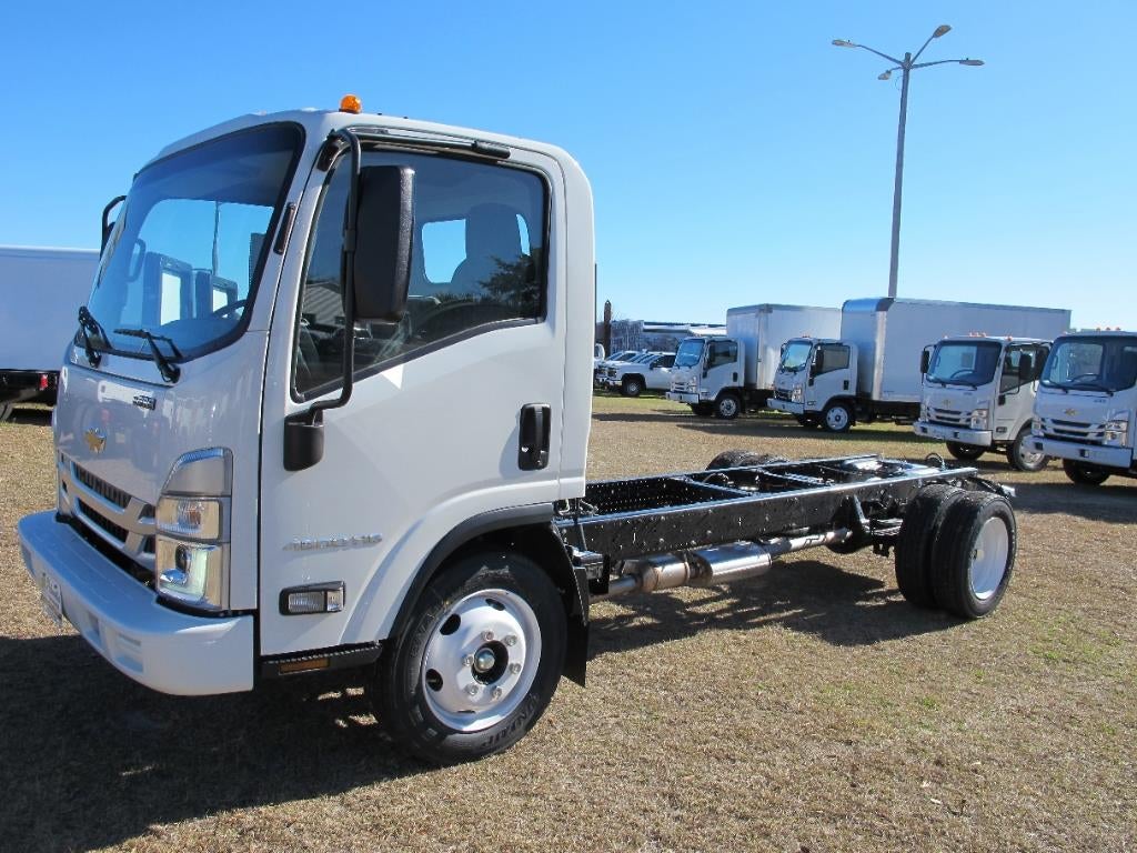 2025 Chevrolet Low Cab Forward 4500 NA