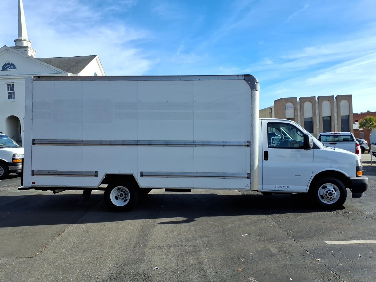 2020 GMC Savana Cutaway 3500 NA