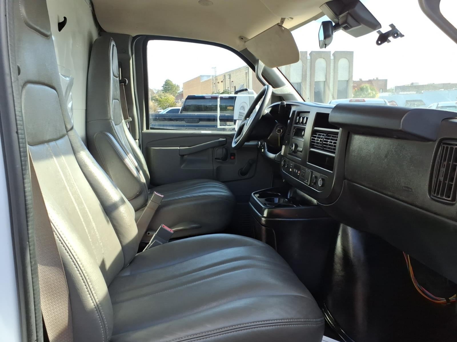 2020 GMC Savana Cutaway 3500 NA