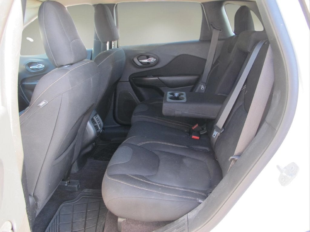 2016 Jeep Cherokee Altitude