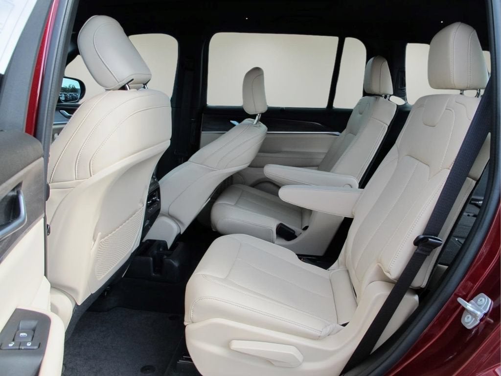 2025 Jeep Grand Cherokee L Limited 4x4