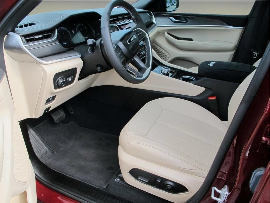 2025 Jeep Grand Cherokee L Limited 4x4