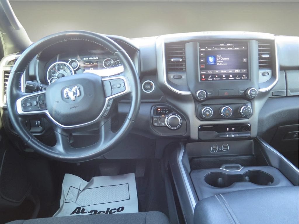 2020 RAM 1500 Big Horn Crew Cab 4x4 5'7" Box