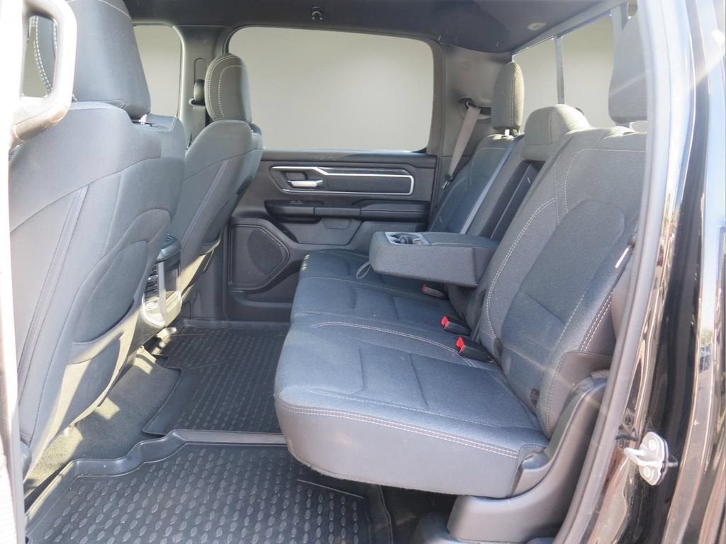 2020 RAM 1500 Big Horn Crew Cab 4x4 5'7" Box