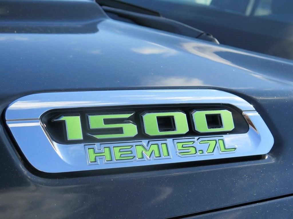 2020 RAM 1500 Big Horn Crew Cab 4x4 5'7" Box