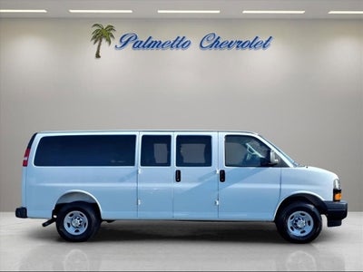 2025 Chevrolet Express Passenger 1LS