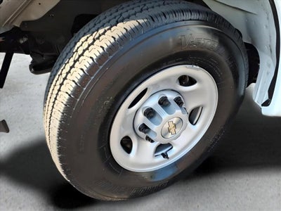 2025 Chevrolet Express Passenger 1LS