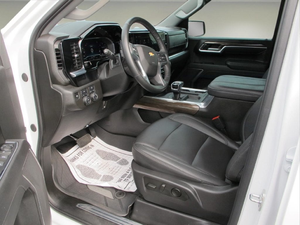 2025 Chevrolet Silverado 1500 LT