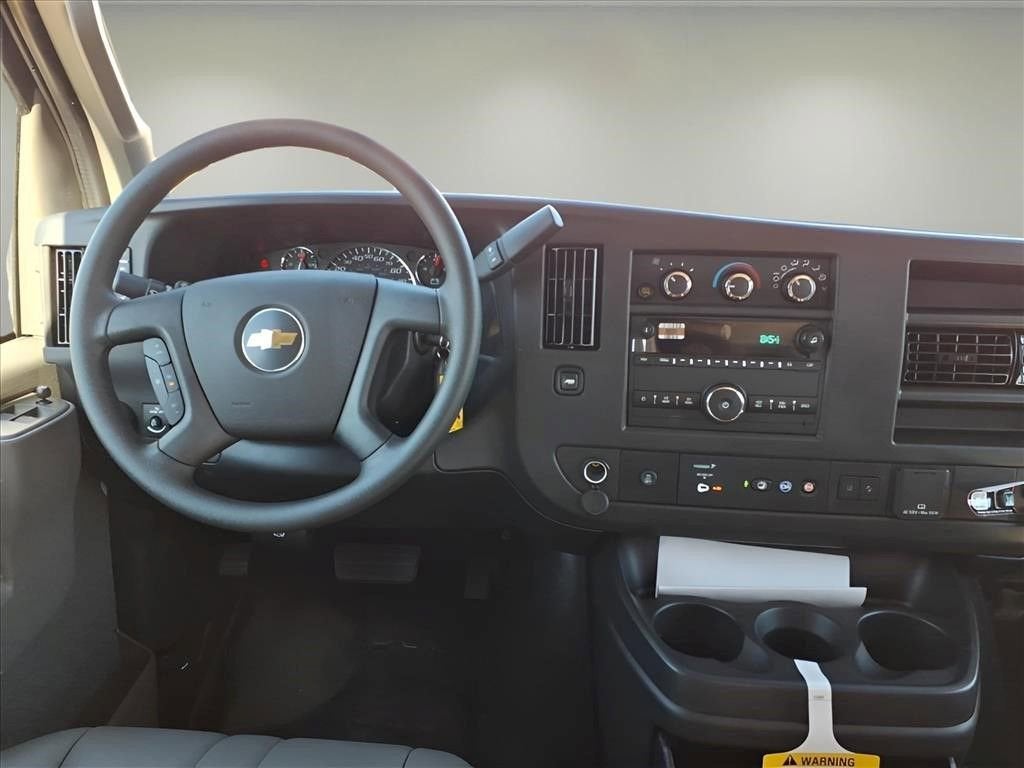 2025 Chevrolet Express Cargo WT