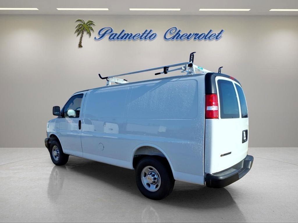2025 Chevrolet Express Cargo WT
