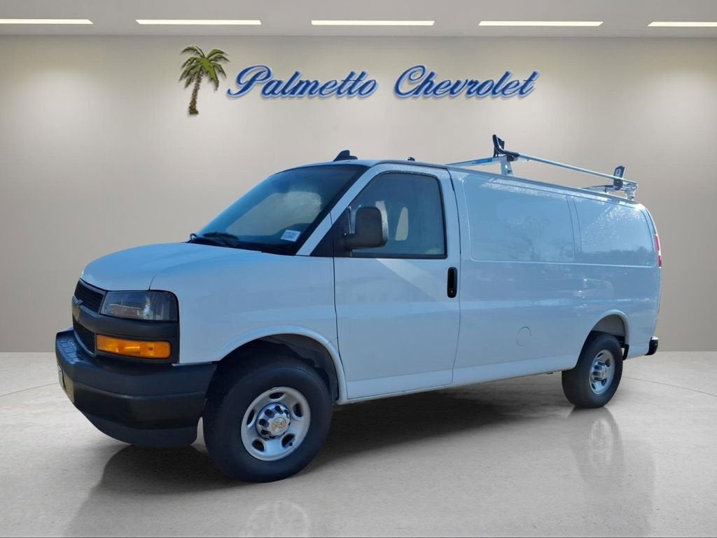 2025 Chevrolet Express Cargo WT