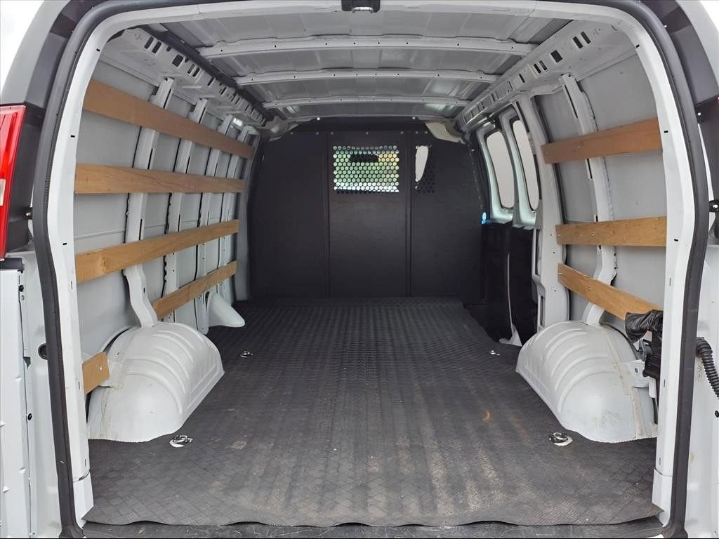 2024 Chevrolet Express Cargo 2500 WT