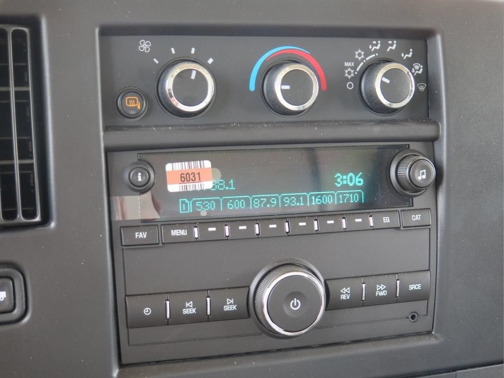 2026 Chevrolet Express Cutaway 3500 1WT