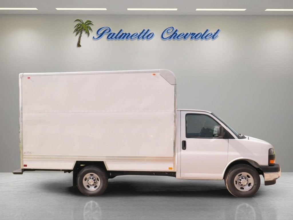 2026 Chevrolet Express Cutaway 3500 1WT