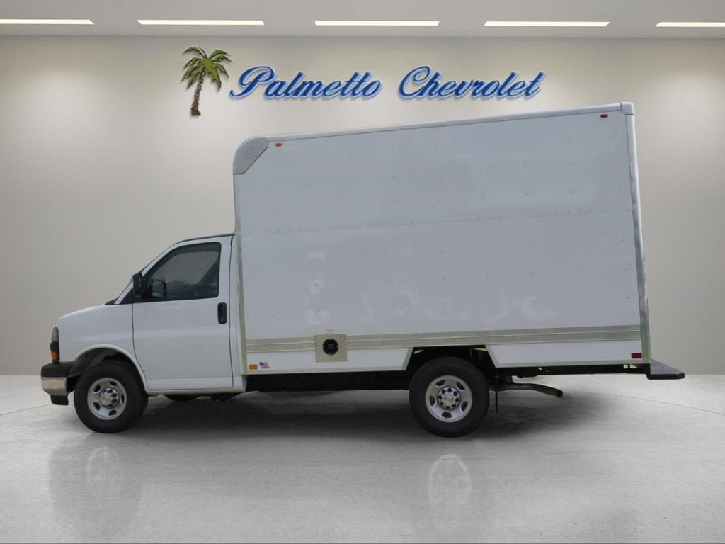 2026 Chevrolet Express Cutaway 3500 1WT