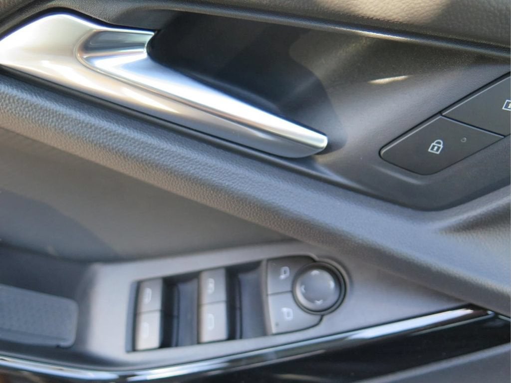 2026 Chevrolet Equinox LT - Photo 10
