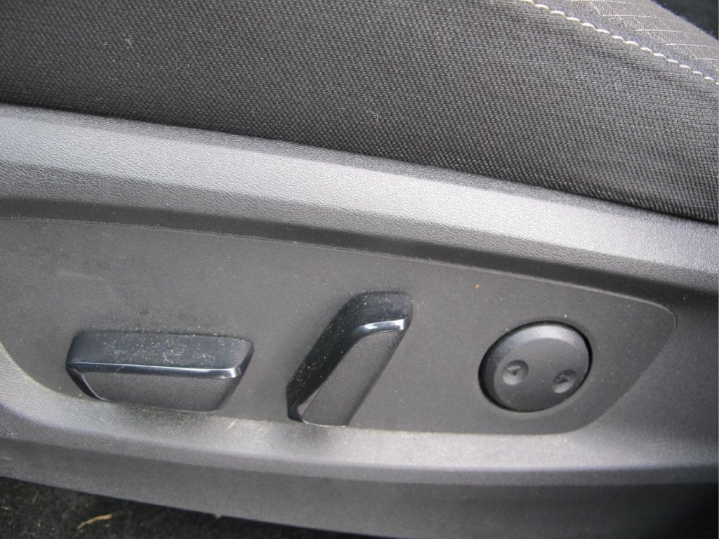 2024 Nissan Pathfinder SV FWD
