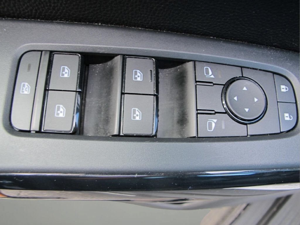 2024 Nissan Pathfinder SV FWD