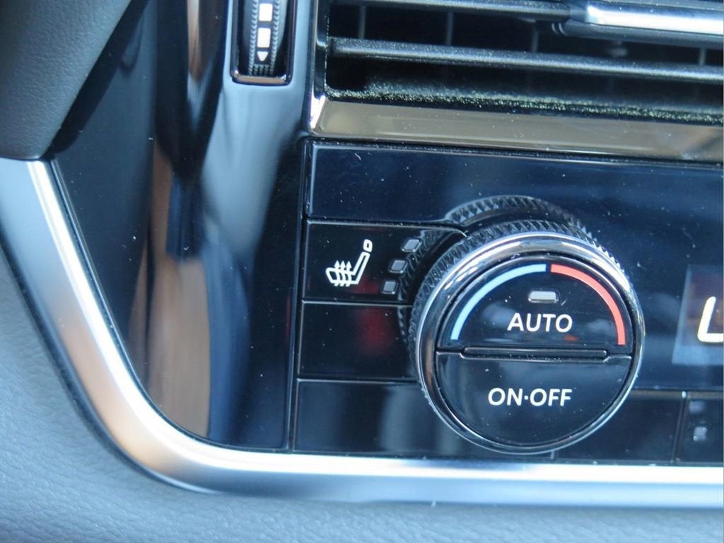 2024 Nissan Rogue SL FWD