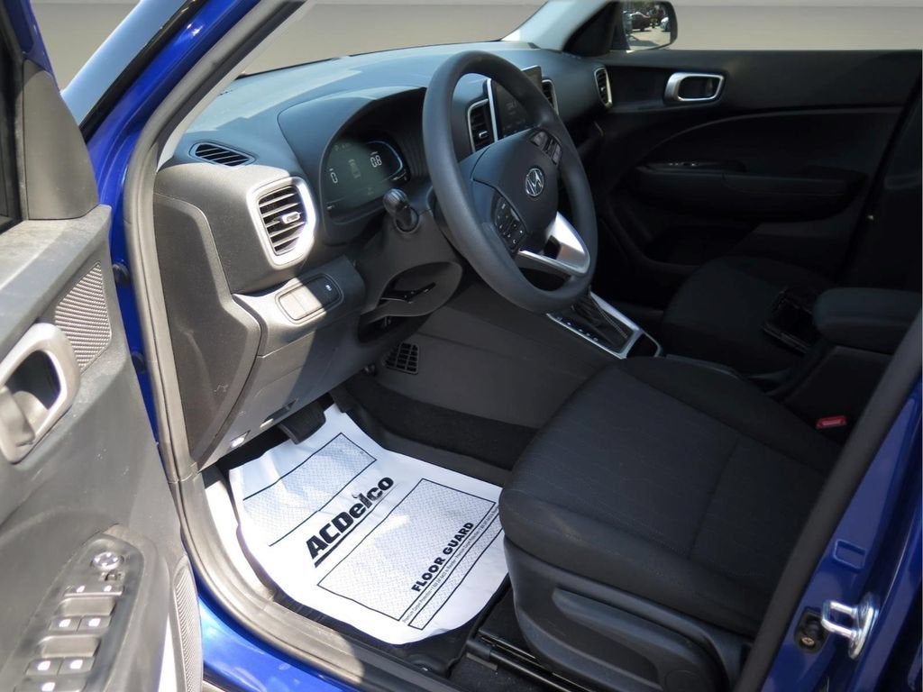 2025 Hyundai Venue SE